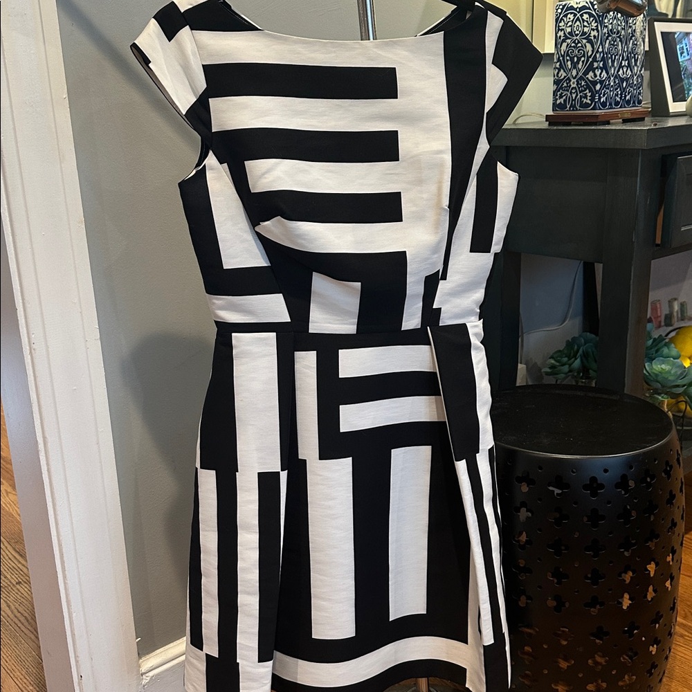 Kate Spade New York “Fly a Kite” Black and White Dress, Size 4 - Picture 2 of 5
